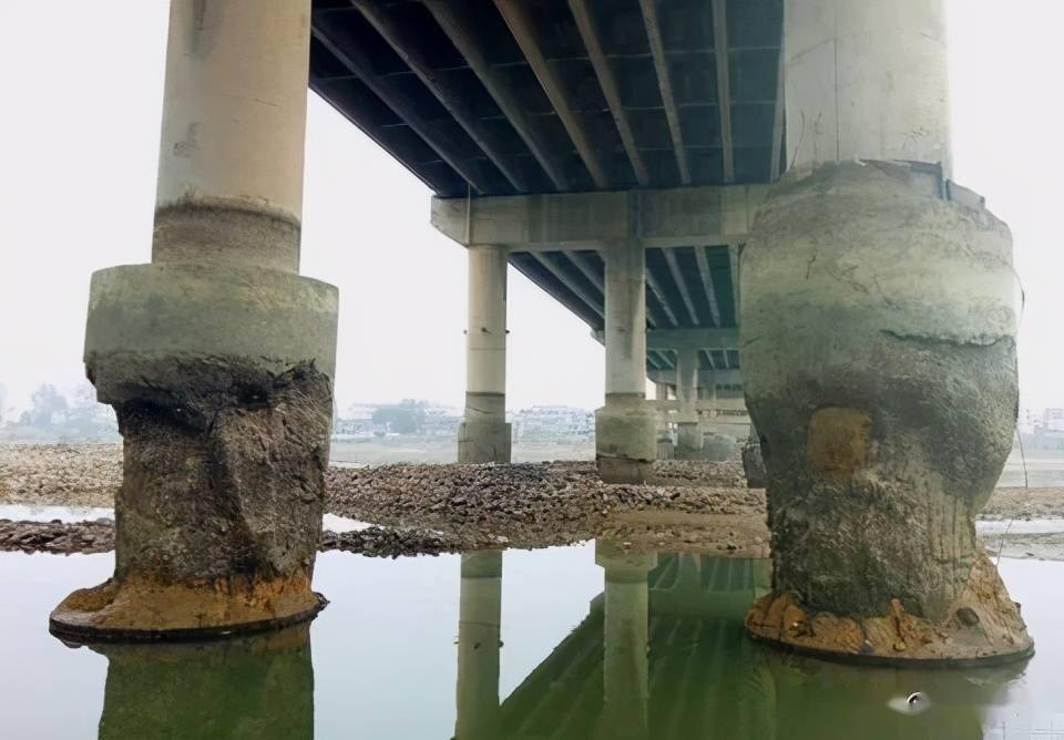 混凝土腐蚀图片 混凝土腐蚀图片